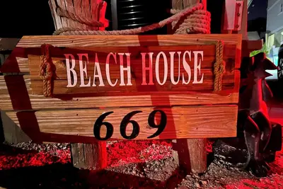 Image de Siesta Key Cottage – Best Value, 100 ft to Gulf Beach!