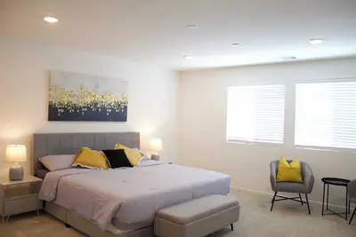 Image de Spacious 5-Bedroom Home with Private Yard in Prime Moreno Valley Location #41535