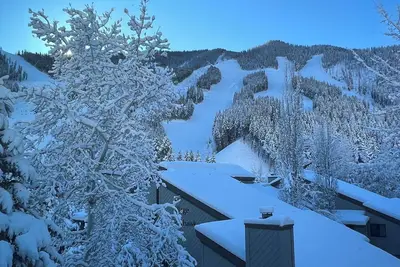 Image de Cozy Spacious Warm Springs Condo next to World Cup Action