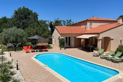 Image de Villa Méditerranée au calme avec piscine privée chauffée, mer et lac à 12km