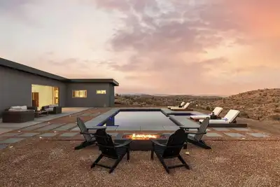 Image de Elevate: In-Ground Pool, Spa & Cold Plunge!