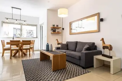 Welcome to «The Chestnut» by Mpj vacation Rentals Ltd