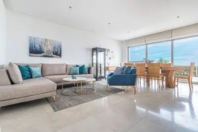Image de Welcome to «The Jade» by Mpj vacation Rentals Ltd