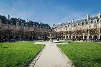 Image de Place Des Vosges, Parisian Charm, Place For 10 - 3 Bedroom - Rue Rambuteau