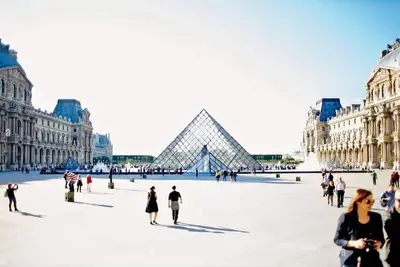 Image de A Gateway To Parisian Culture & History Near Louvre, Palais Royal - Rue Monsigny