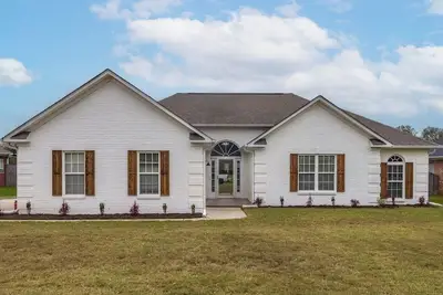 Image de Urban Oasis - charming, centrally located home for visiting all of Huntsville!