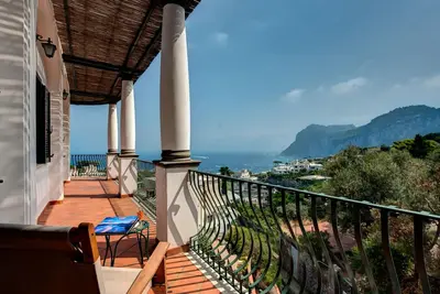Image de Vacation Home Ă Capri avec 2 chambres Ă coucher, 4 couchages