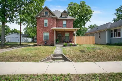Image de Spacious 4-bedroom house in South Bend - walk to Notre Dame!