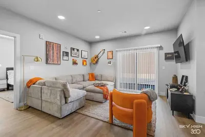 Image de Luxury 2 King bed 2 bath Apt, Pool, Fire Pit, Top Golf, Walmart Amp, Free \"P\"