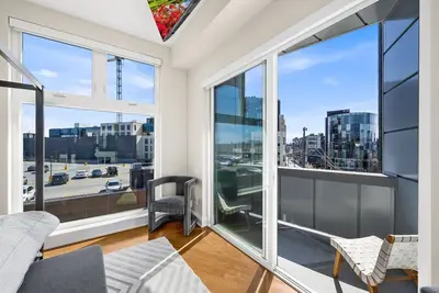 Image de NoLibs Gem - 3 Bdrm w Roof Deck