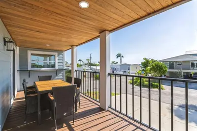 Image de 6br Combo Duplex Near Beach