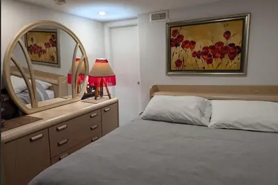 Image de 🏡 Fully Furnished Private Apartment, North York