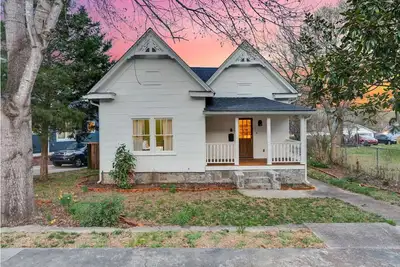 Image de Cozy 2-bedroom cottage in lovely Chattanooga. Pet Friendly!