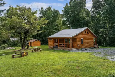 Image de New! The Homestead (2-Bedroom Cabin) with Mountain view