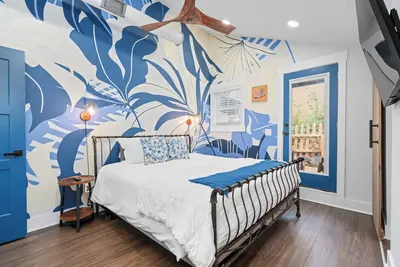 Image de 3 Bedroom near Midtown & Stadium, King Bed, Quiet Neighborhood, Pets Welcome