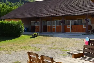 Image de Zevnik Quiet Retreat with Stunning Views and Equestrian Activities - Family Room with Private Bathroom 8