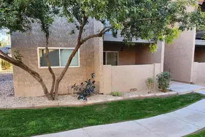 Image de Cozy 2-bedroom condo with Ac, pool, hot tub and fitness room in Phoenix