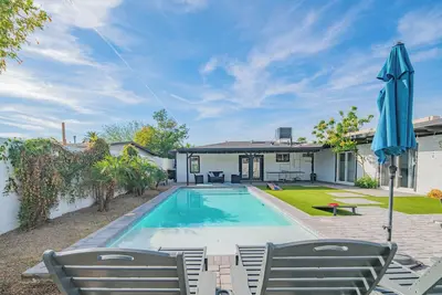 Pool Paradise - Relax & Unwind