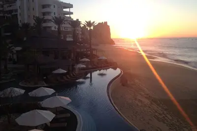 Image de Rare Bisbee Week Availability 2-Bedroom Penthouse on Pacific in Cabo San Lucas.