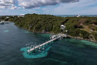 Image de Sunny Delight 2 bdrm cottage with boat lift and private dock