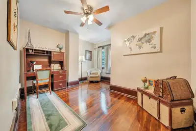Image de Clean two-bedroom home with full bath with Wifi and near downtown Roanoke.