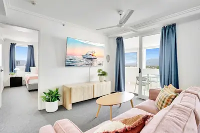 Image de Central Cairns Condo with Rooftop Pool, City Views & Secure Parkin