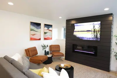 Image de Charming 2-bedroom House with Fire Place In lovely Vancouver Downtown