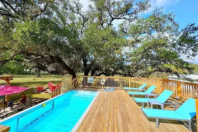 Image de Horseshoe Hideaway – 3/2. 5 with pool, fire pit, game room!