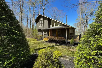 Image de Moonshine Mountain Lodge | A Contemporary Cabin with Stunning Views