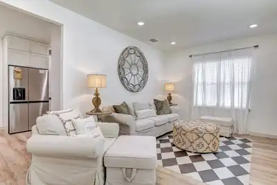 Image de Beautiful 4 bed, 3 bath house in Historic Georgetown & Close to the University.
