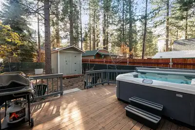 Image de The Wolf Lodge - Hot Tub, Fireplace, Fenced Yard, Barbecue