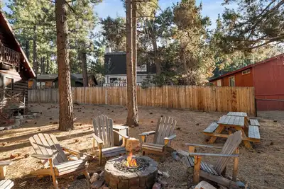 Image de Fox Cabin - Central Location, Fireplace, Deck, Barbecue