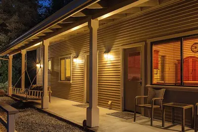 Image de Crestview Pond Estate Cottage: A Pet-Friendly Retreat