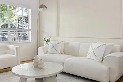 Image de Luxury escape in Prime Location Free parking &crib