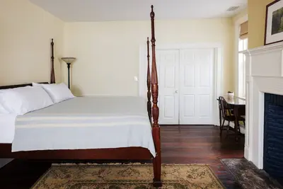 Image de Charming 6-bedroom Farmhouse estate in Upstate New York