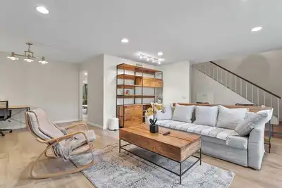 Image de Luxury 4br Home with Lush Garden Oasis & Resort-Style Amenities  #41808