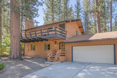 Image de The Avalon Retreat + Huge Yard + Patio/Bbq+Firepit