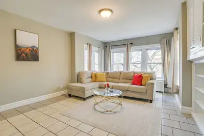 Image de Walk to Devon Avenue & Warren Park: Chicago Apt!