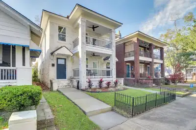 Image de Private Balcony: Spacious, Updated Savannah Apt!