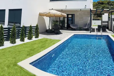 Image de Fully equipped 4*Villa OceanView 2, sea view, with private pool for sole use