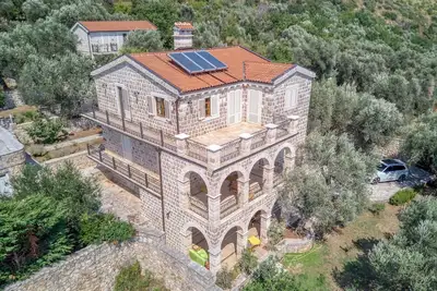 Image de Spacious Villa Olive Grove with private Pool