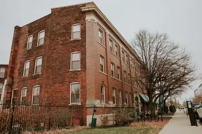 Image de 3br/3ba Combined Apartments Near Lucas Oil Stadiom