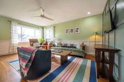 Image de Charming Cottage Home | Ping Pong • Natural Light