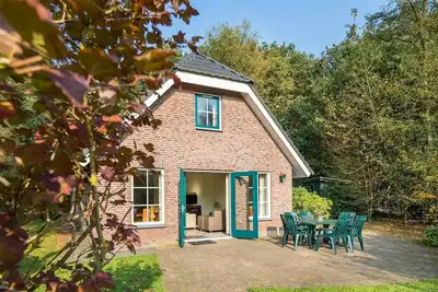 Image de Luxury bungalow with open kitchen, spacious terrace, 3 bedrooms, 2 bathrooms, and optional sauna.