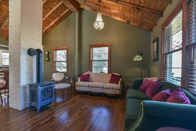 Image de The Speakeasy Black Mountain Home