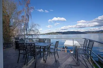 Image de Luxury Retreat with Spectacular Lake Wa Views