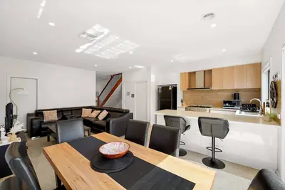Image de Lively Living in Clyde North