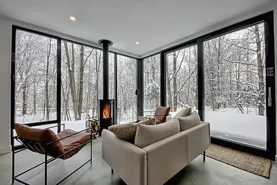 Image de Chalet La Boîte noire – Un chalet épuré en nature, Owls Head\/Jay Peak