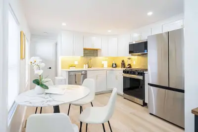 Image de Modern East Boston 2 Bed 2 Bath