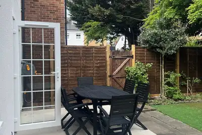 Image de Cozy 3-bed home in Buckhurst Hill, excellent for London. Commuters &Contractors.